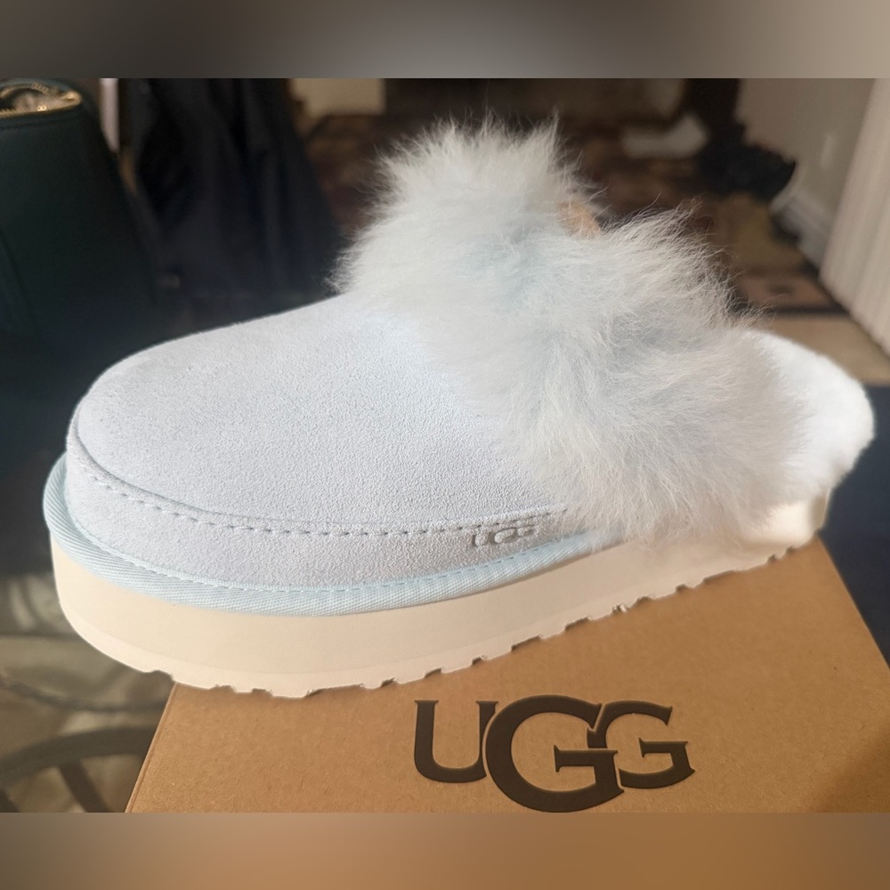 UGG Sky Blue Disquette Chalet Shoes! - Picture 4 of 11